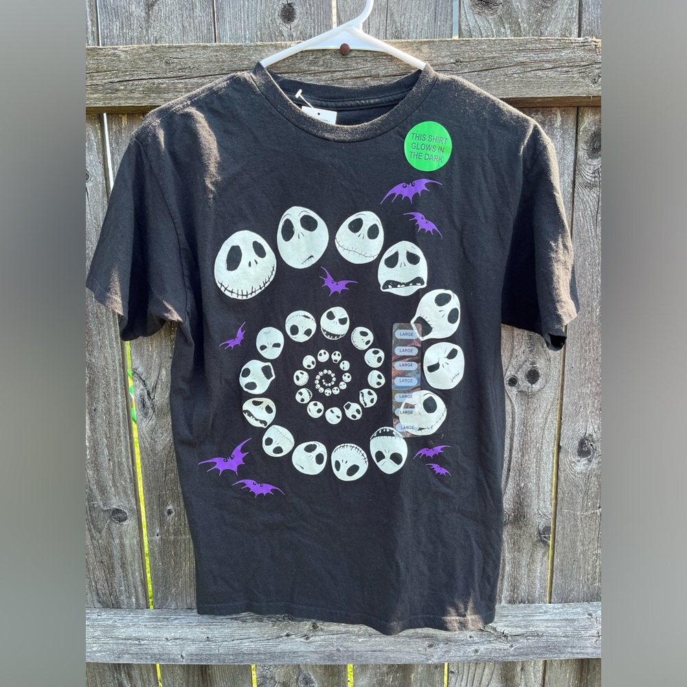 NIGHTMARE BEFORE CHRISTMAS T SHIRT